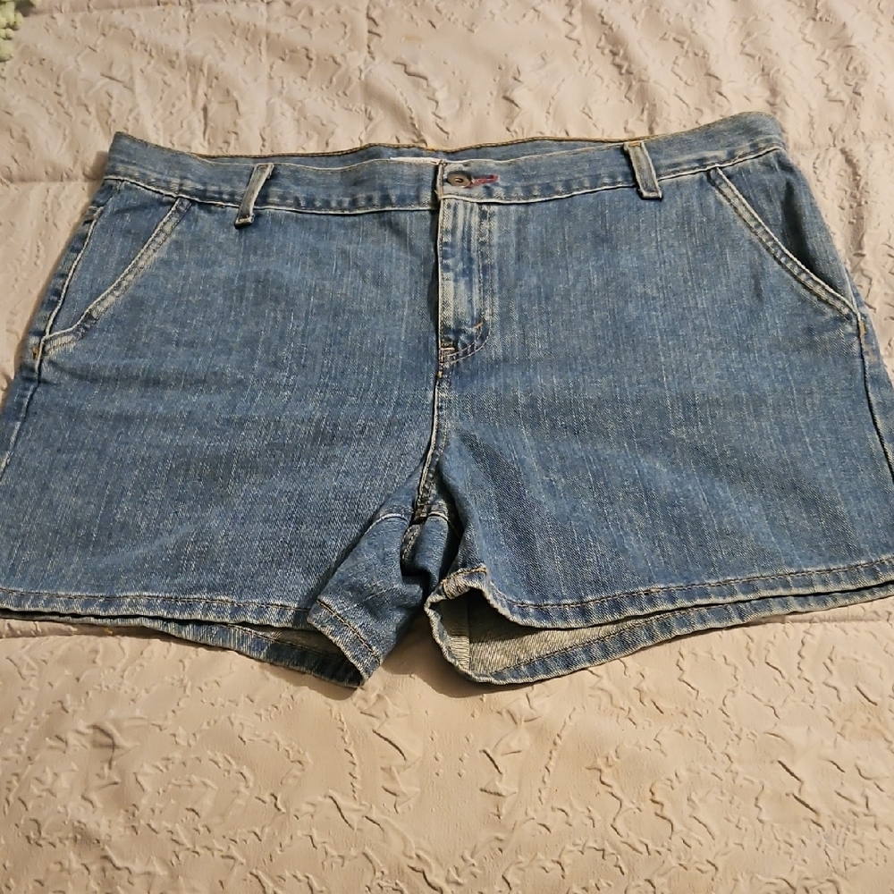 Blue Jean Shorts with Relaxed Fit and Clean Hem